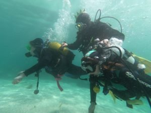 Lee más sobre el artículo Hacer un bautismo de buceo en Rías Baixas