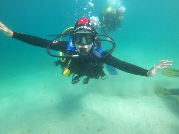 disfrutando buceo aldan